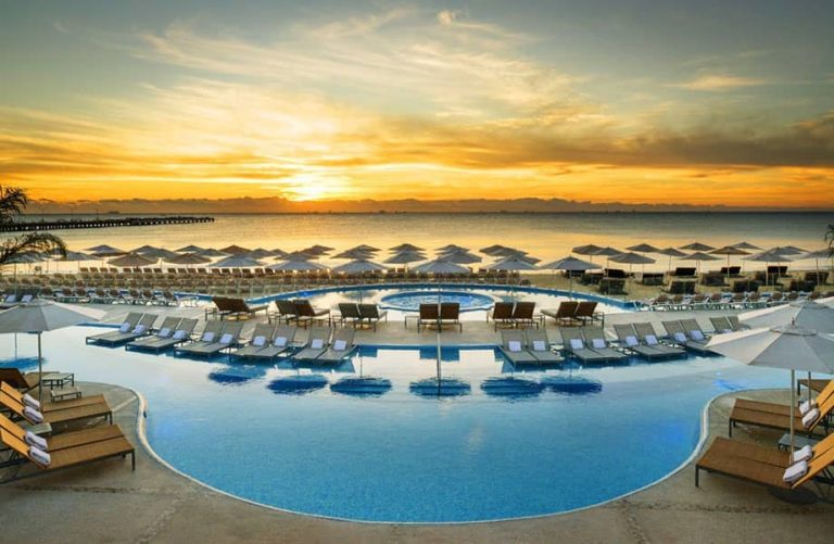 Playa del Carmen All Inclusive Resorts: Playacar Palacev
