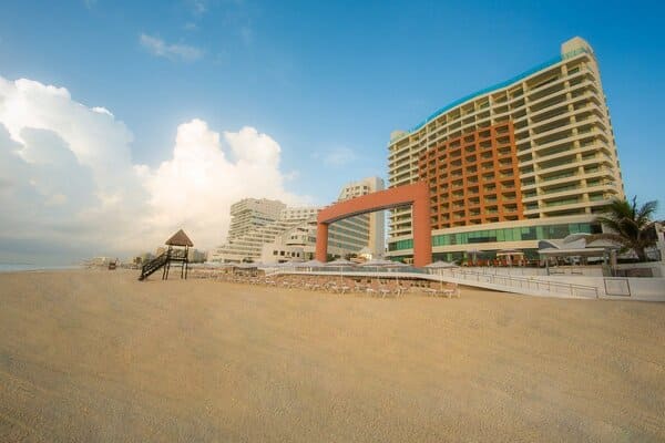 Cancun All-Inclusive Resorts: Beach Palace