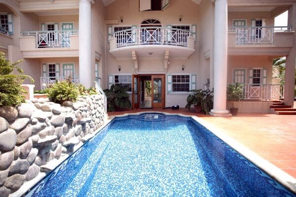 Montserrat Resorts: Tropical Mansion Suites