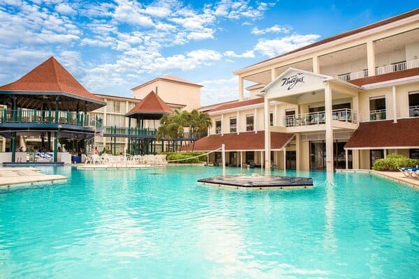 Nassau all-inclusive resorts: Breezes Resort Bahamas
