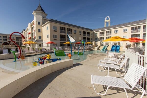 Ohio All Inclusive Resorts: Hotel Breakers at Cedar Point